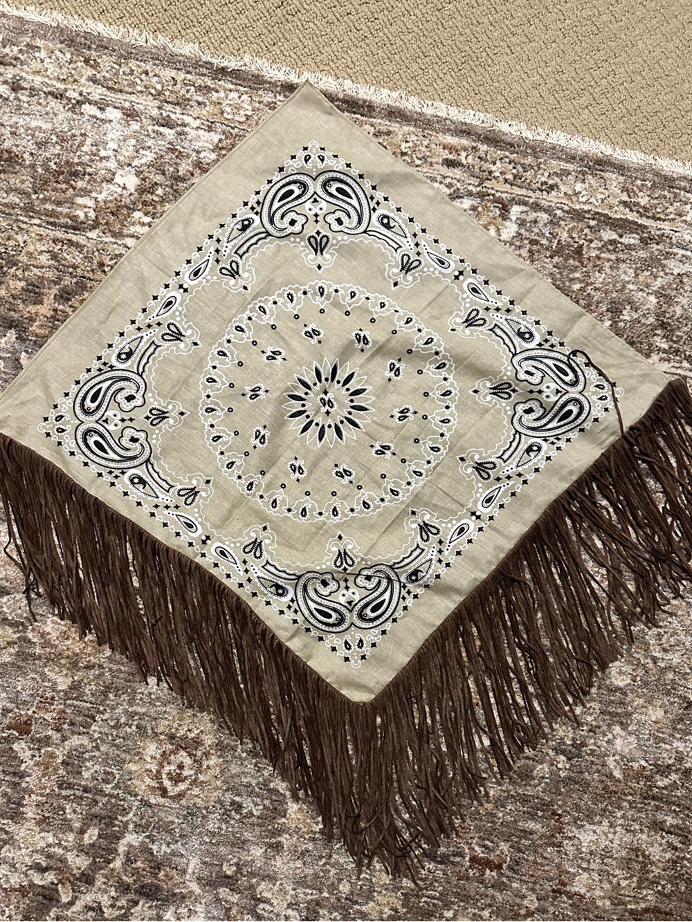 Fringe Bandana - Picture 3 of 3